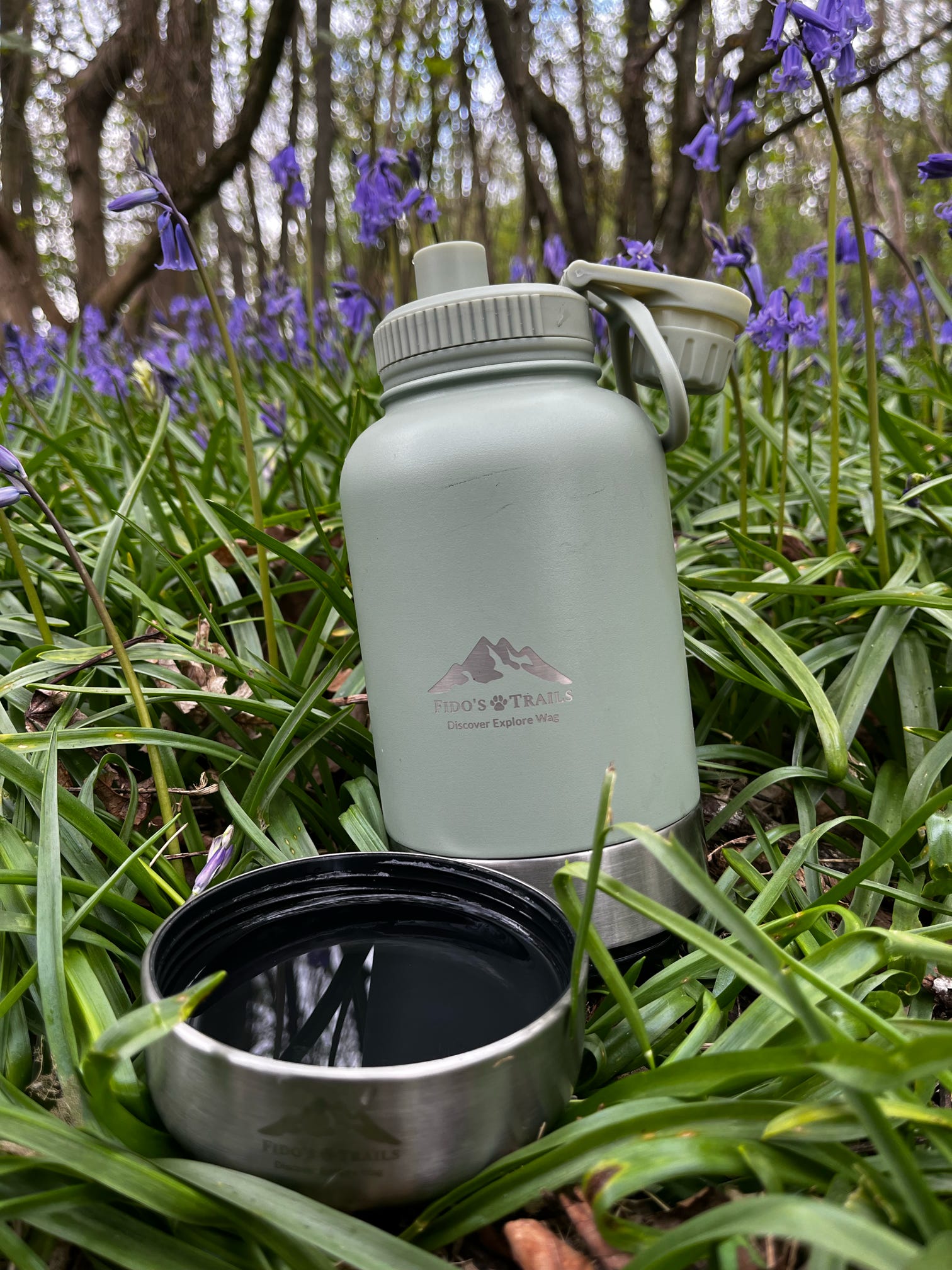 Fido's Trails 3-in-1 Water Bottle with Detachable Bowls – For Dogs & Owners, 1 Litre Sage Sage Sage