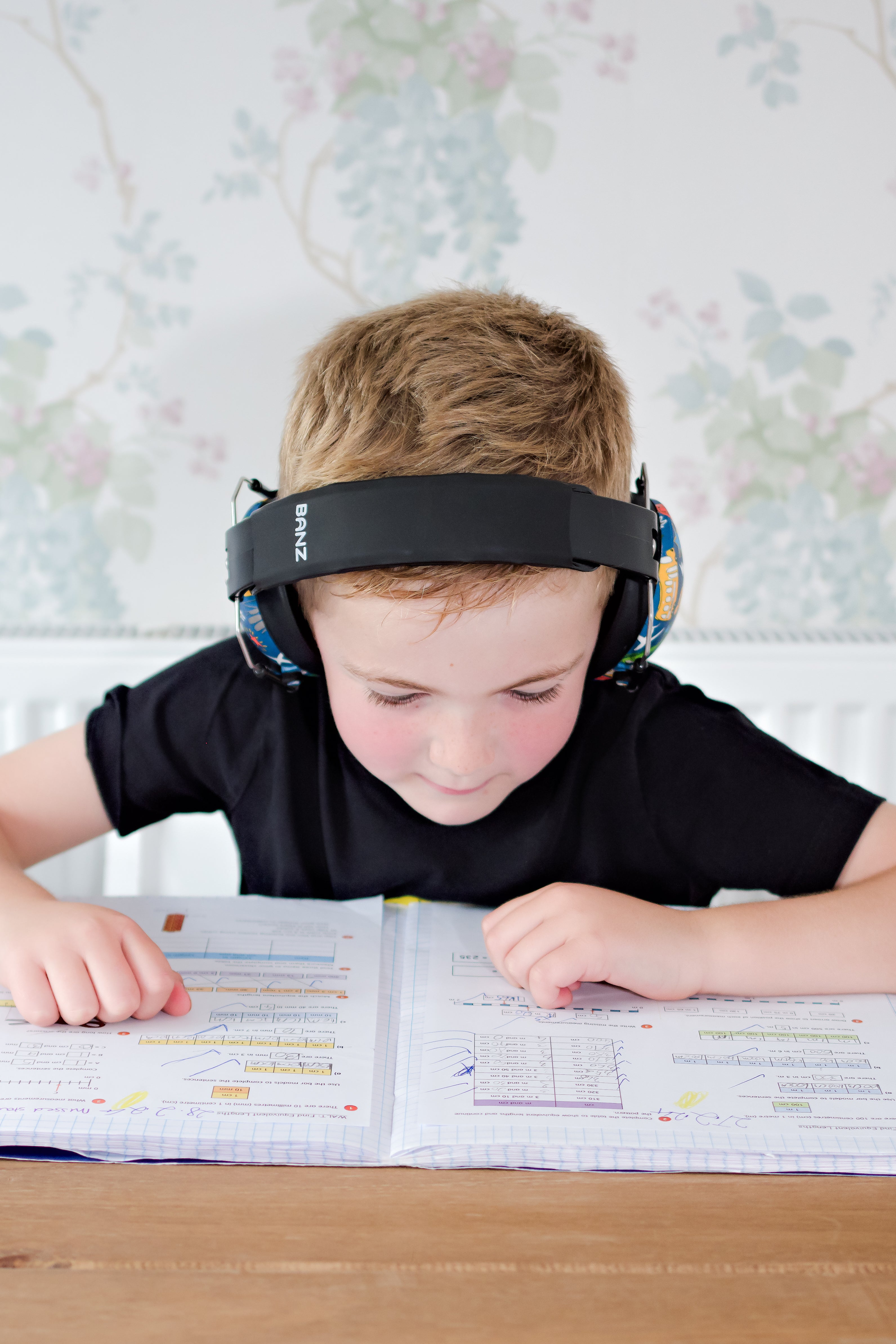 Kids Hearing Protection Earmuffs Hearing Protection Sky Blue Sky Blue Petal Pink Onyx Prism Lagoon Blue Graffiti Kaleidoscope Peace Navy Blue Transport Magenta Maroon Dark Green Grey Butterfly