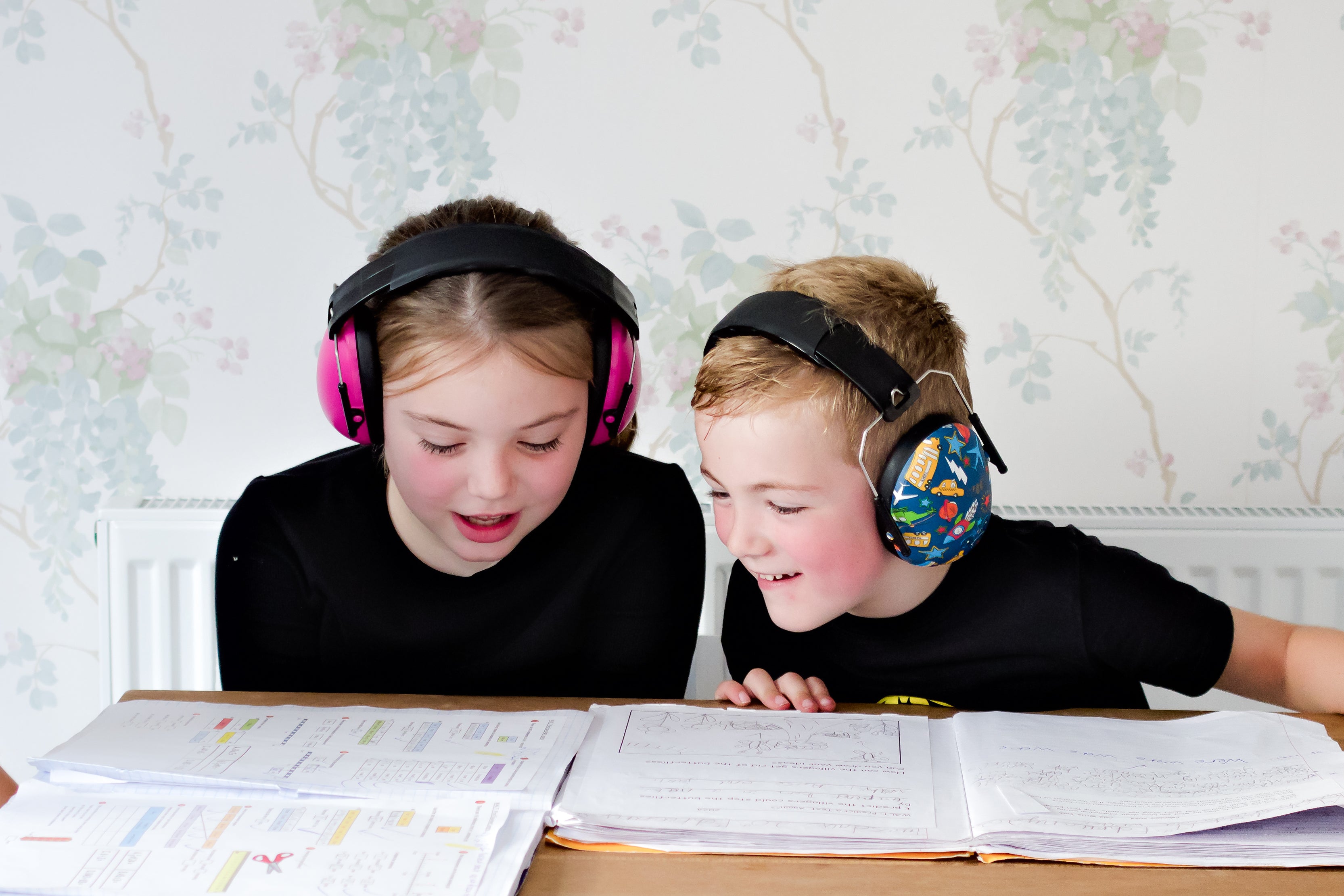 Kids Hearing Protection Earmuffs Hearing Protection Sky Blue Sky Blue Petal Pink Onyx Prism Lagoon Blue Graffiti Kaleidoscope Peace Navy Blue Transport Magenta Maroon Dark Green Grey Butterfly