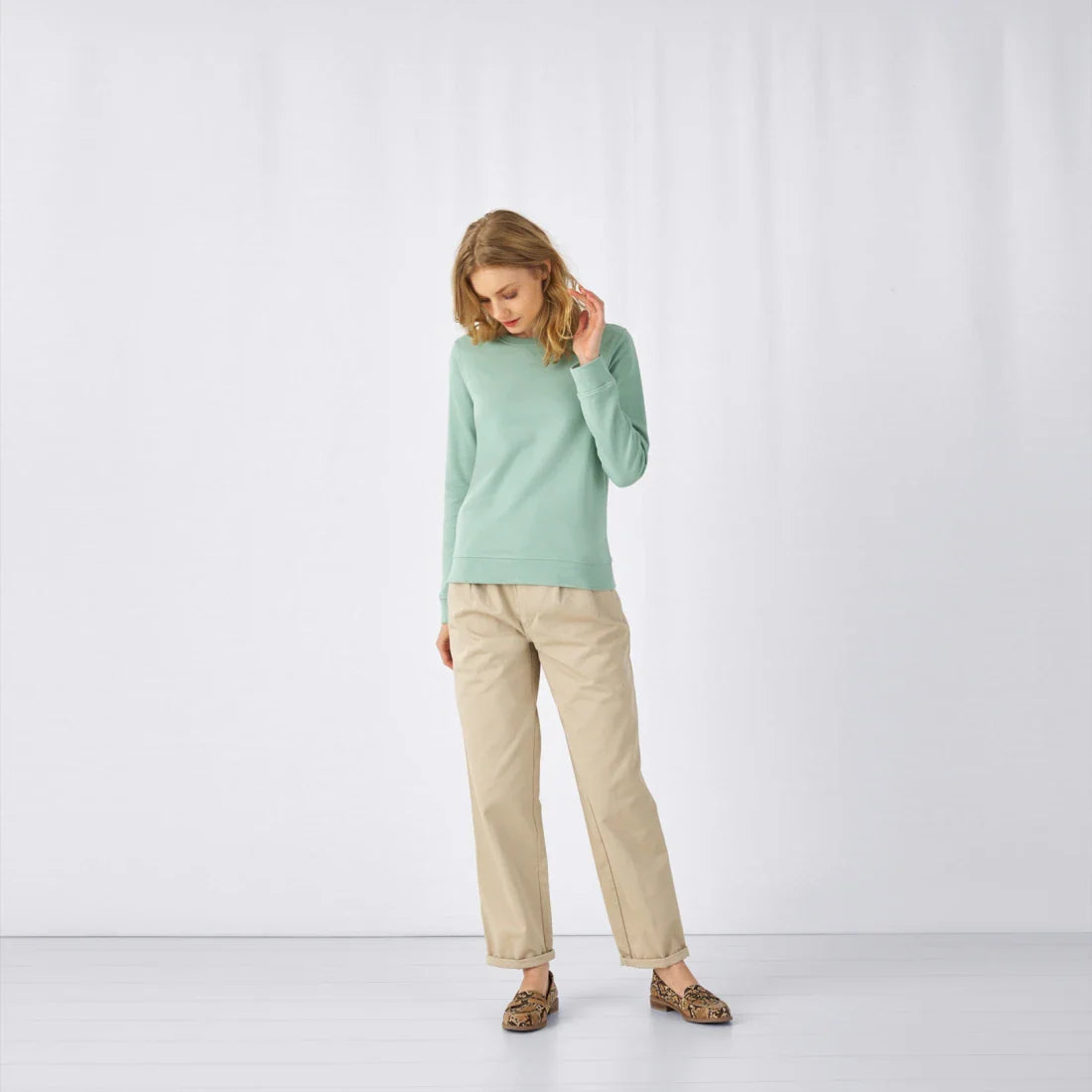 Organic Essential Sweatshirt: Womens - - High-Quality </p>